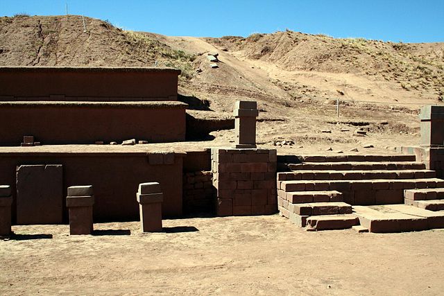 Přečtete si více ze článku Pyramida Akapana: záhada starověkého Tiahuanaca