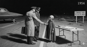 Přečtete si více ze článku PAKT 1954: Noc, kdy Eisenhower „zaprodal“ lidstvo. Co skutečně obsahuje Smlouva Greada a proč ji Trump nyní ruší?